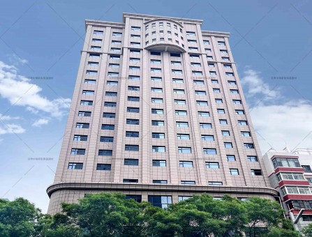 蘭州市公安局金盾大廈改造項(xiàng)目，選用水包砂保溫裝飾一體板。